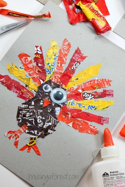 Candy Wrapper Turkey ~ Simple Thanksgiving craft for kids