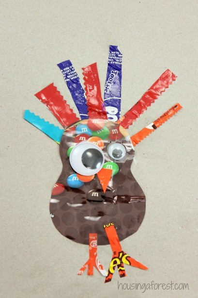 Candy Wrapper Turkey ~ Simple Thanksgiving craft for kids