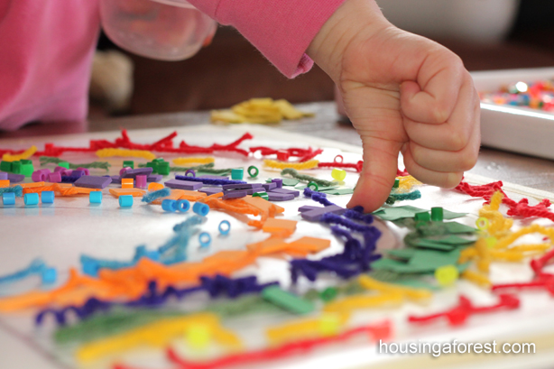 Sorting the Rainbow ~ Fun spring activities for preschoolers. Learn about colors and textures.
