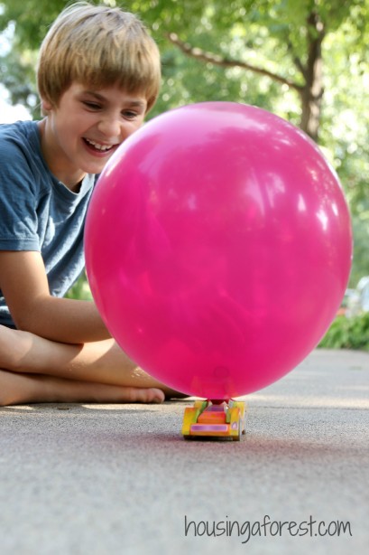 DIY Balloon Powered Wooden Cars ~ simple homemade toy that is so fun!