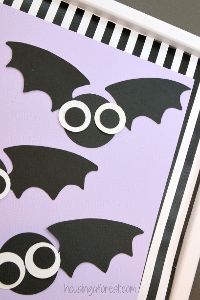 Halloween Decorations your kids can make ~ Bat Craft for Kids with printable PDF