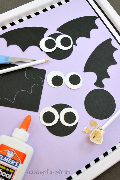 Halloween Decorations your kids can make ~ Bat Craft for Kids with printable PDF