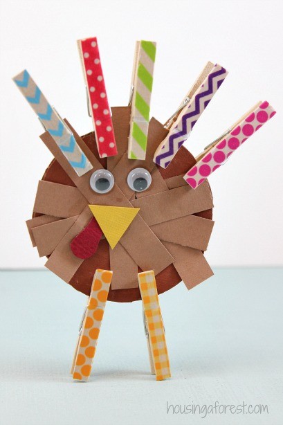 Washi Tape Turkey ~ Simple Thanksgiving crafts for kids 