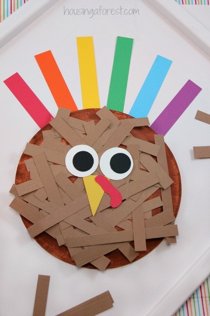 Paper Plate Turkey ~ Thanksgiving craft for kids
